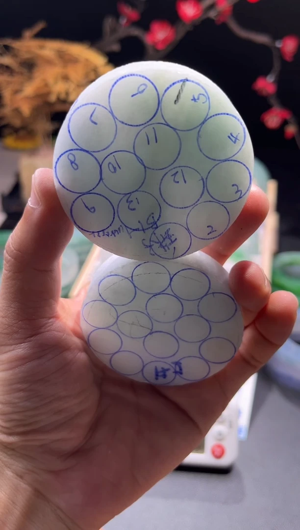 翡翠摆件未镶嵌镯心