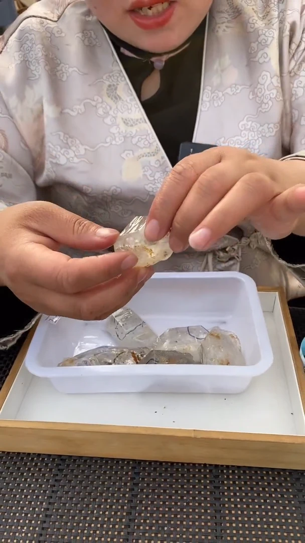 【闪购商品】水晶原石未镶嵌水胆原石D419多样性发其一