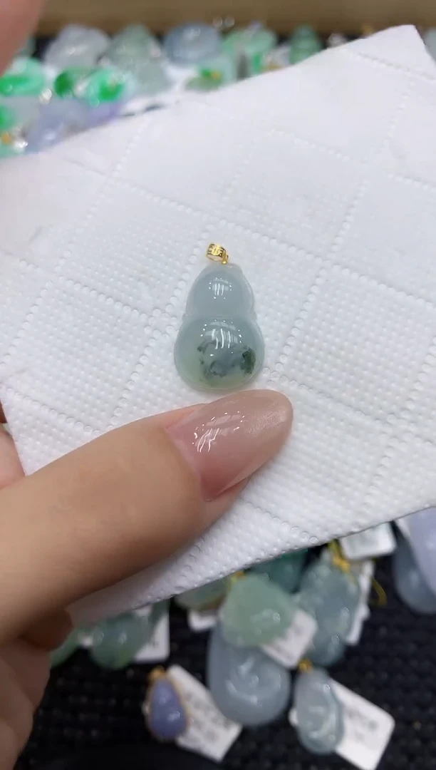 翡翠18K金镶嵌颈饰111111111111