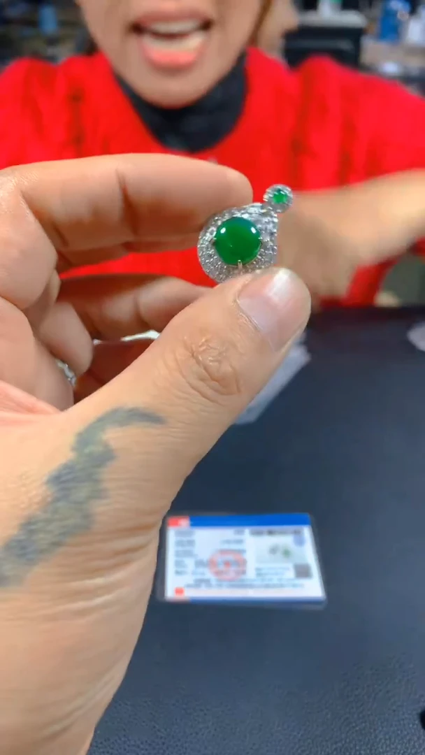 吊坠(赠链)未镶嵌翡翠多样性发一