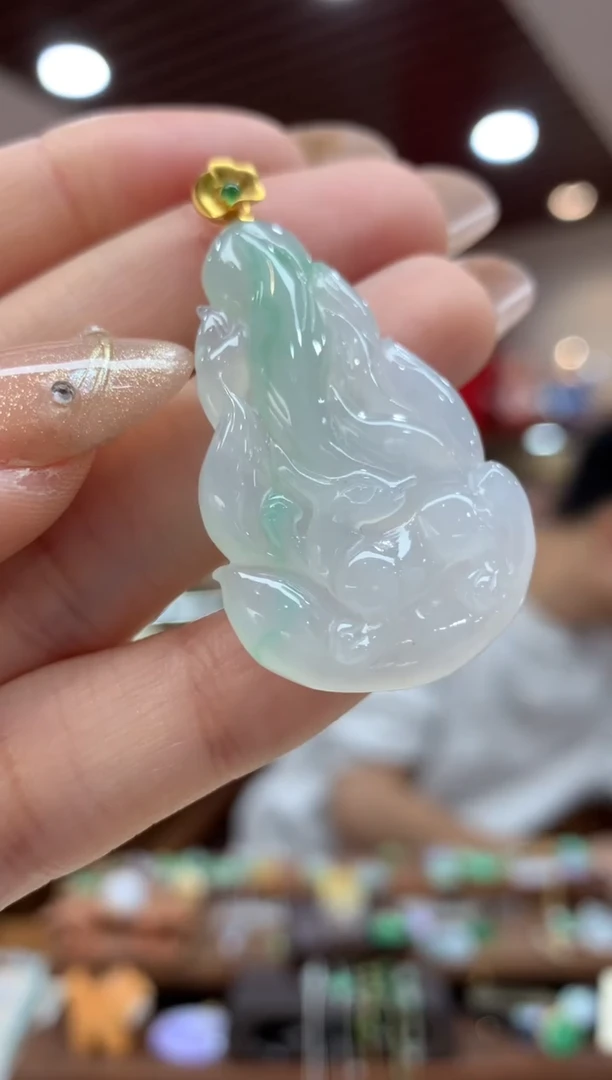 【闪购商品】翡翠吊坠(不含链)18K金镶嵌九尾狐