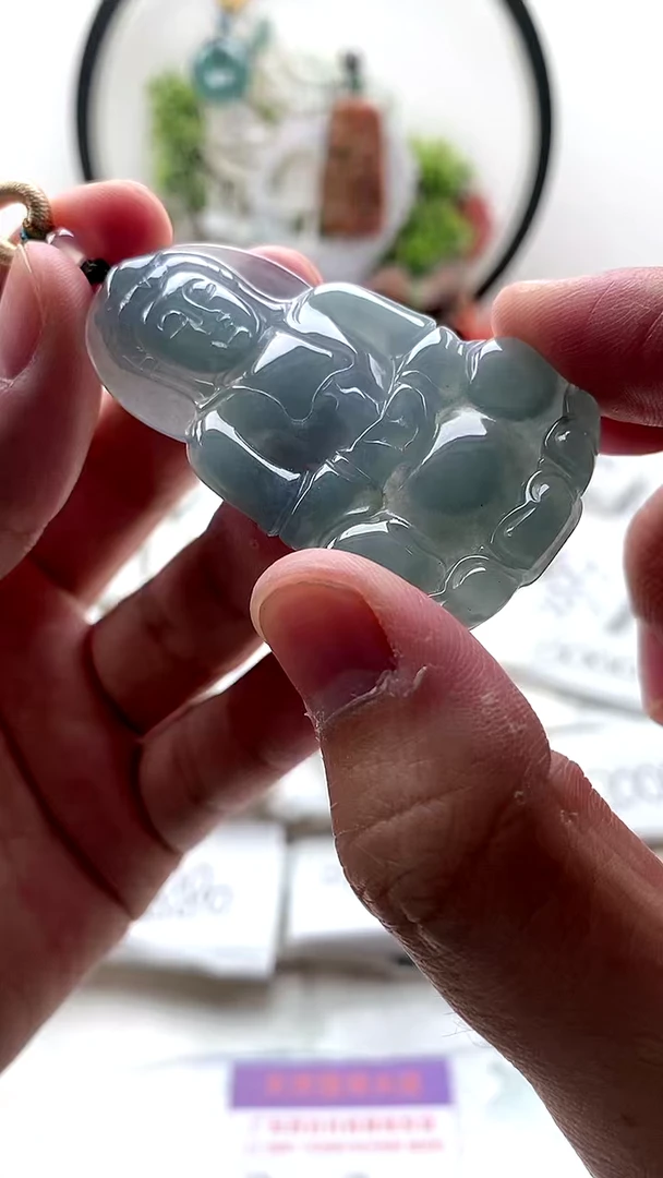 颈饰未镶嵌翡翠观音