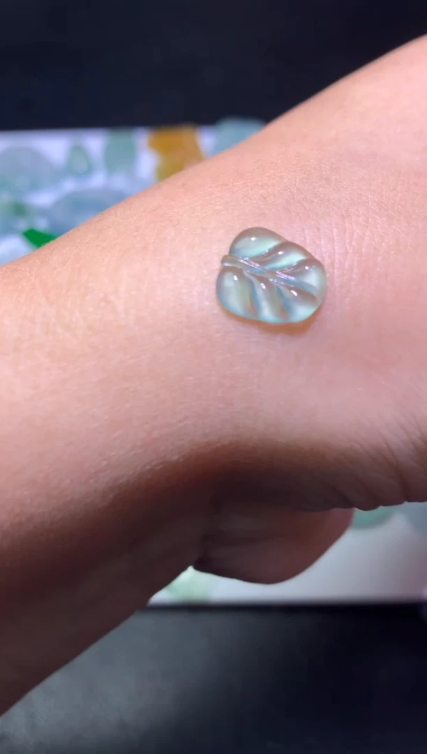 未镶嵌定制翡翠毛货