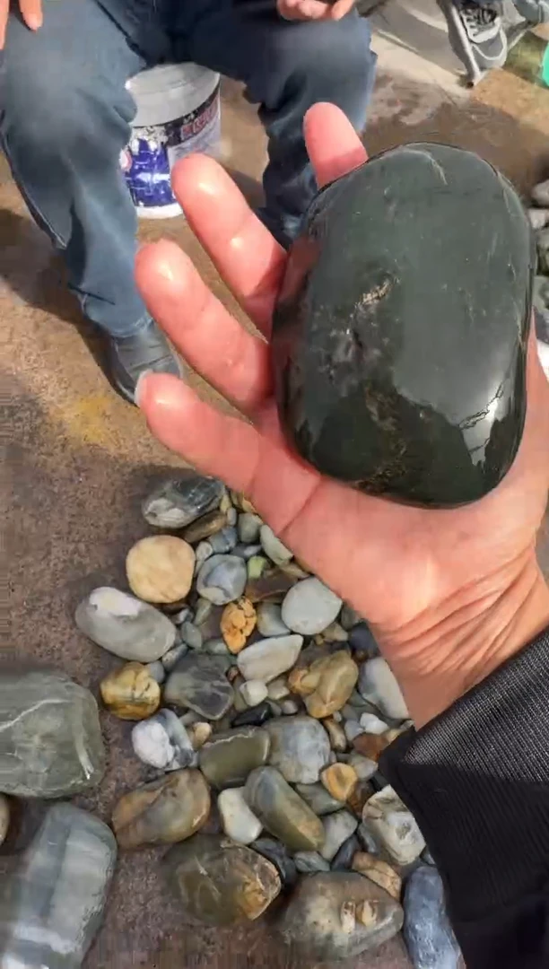 未镶嵌戒指和田玉（糖玉）和田玉