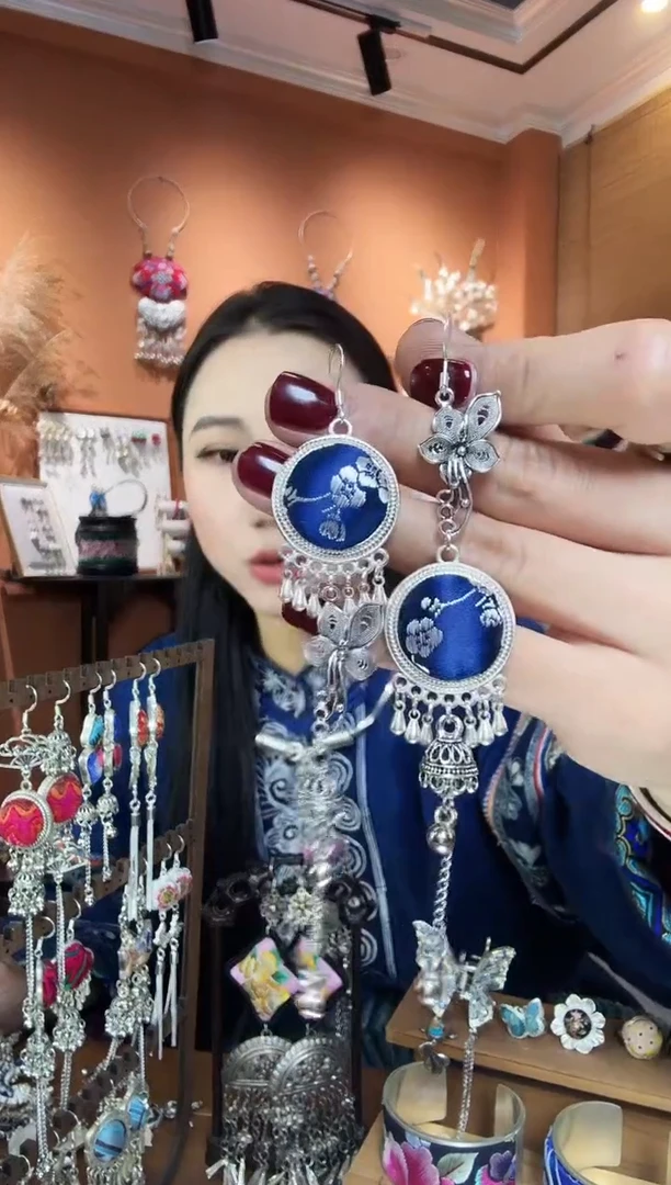 【闪购商品】刺绣纯手工民族风耳环