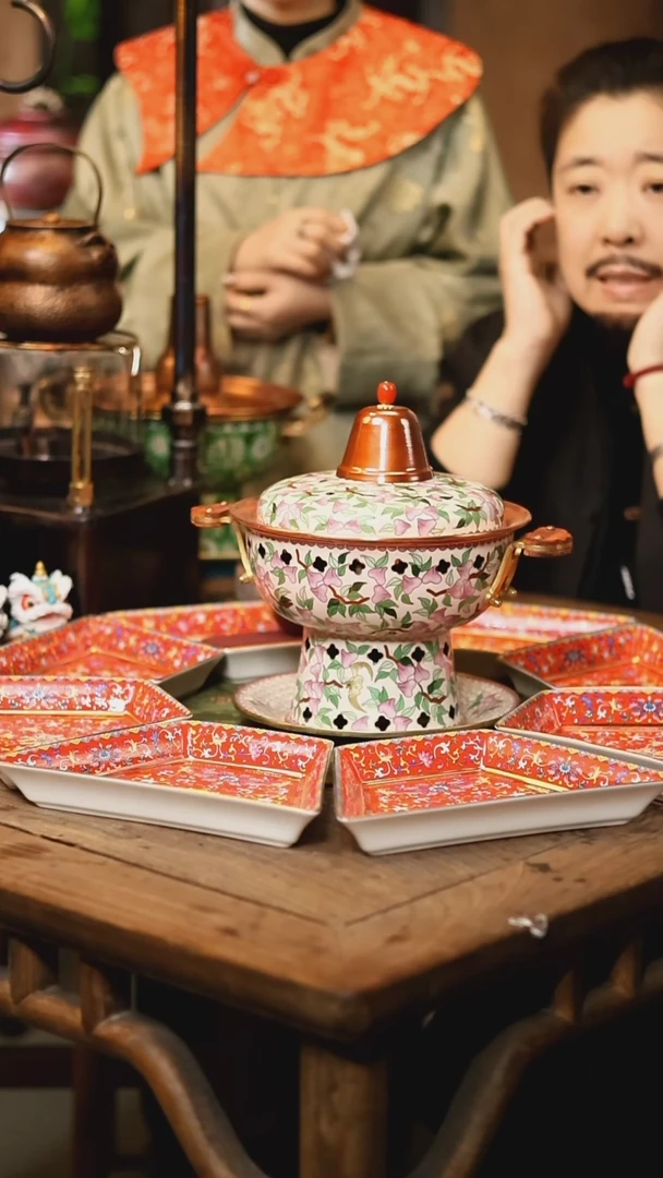 【闪购商品】新荣记-牙白寿桃-景泰蓝铜火锅