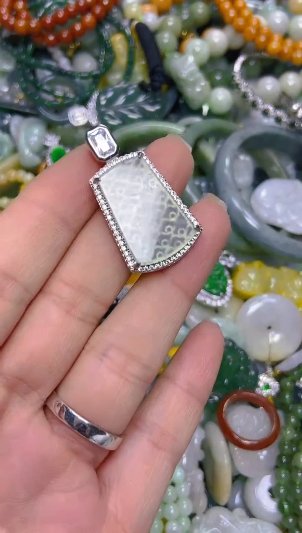 颈饰未镶嵌翡翠/Q/翡翠A货，一件也是批发价