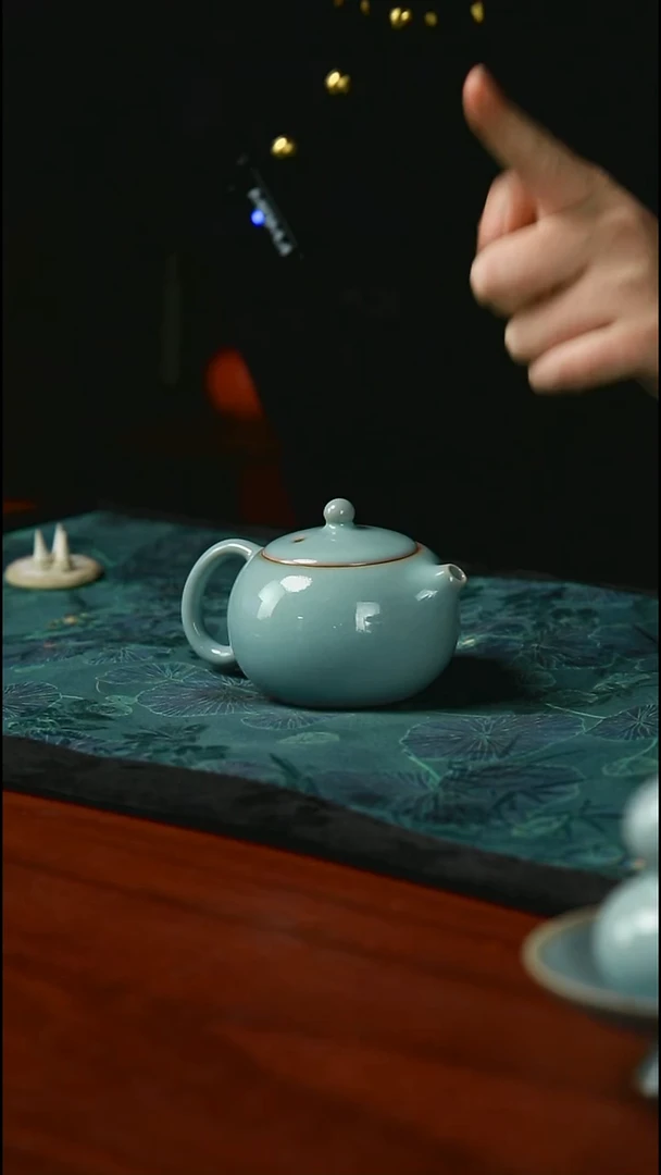 小西施壶  支钉 开片 一级品  130毫升