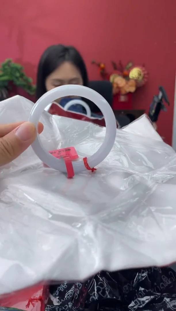 未镶嵌手镯翡翠18