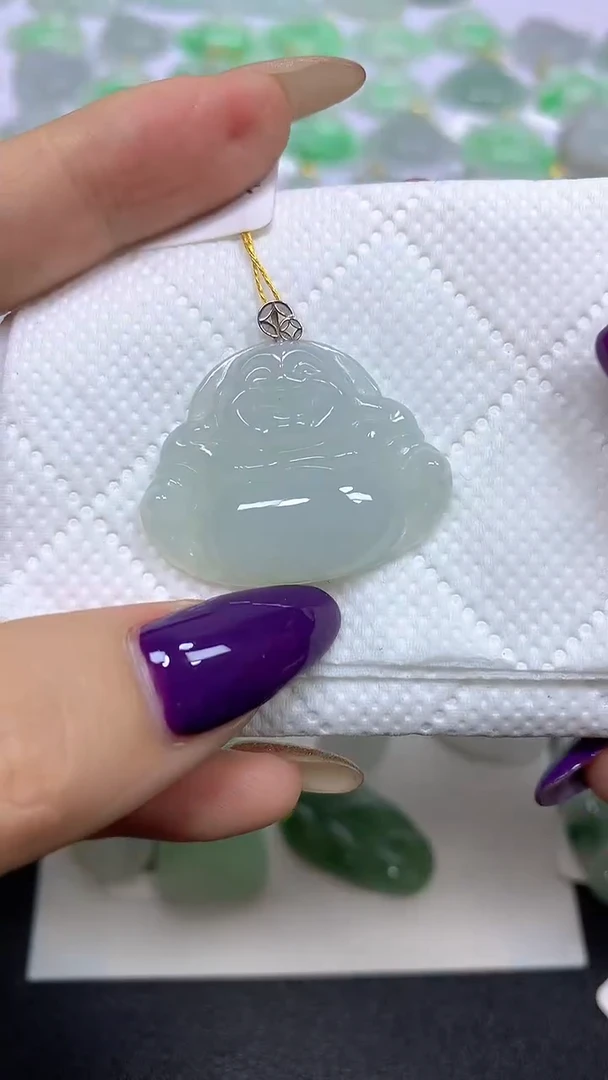 颈饰18K金镶嵌翡翠