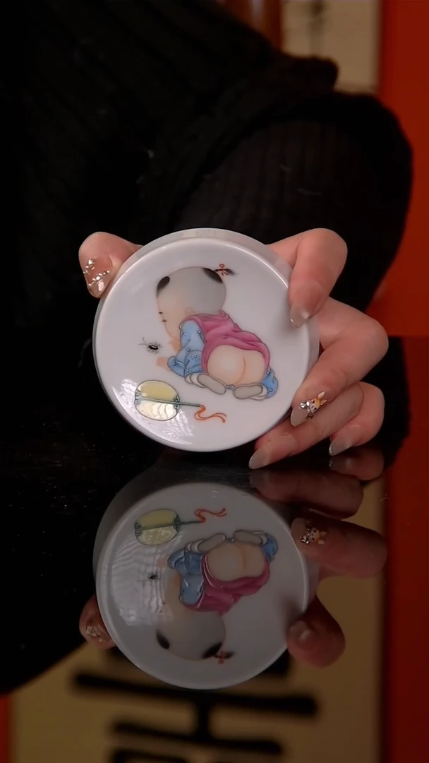 福利款喜颜心造粉彩童子盖置