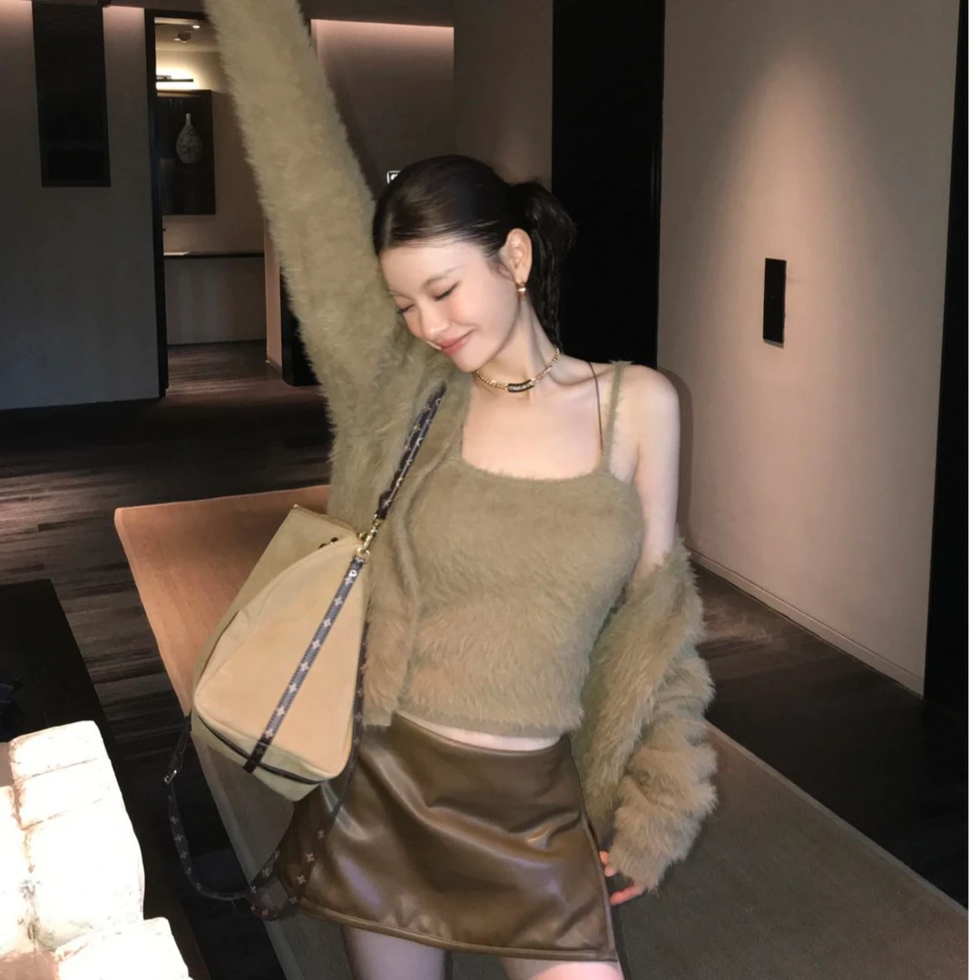 休闲风时尚套装网红背心辣妹上衣开衫短裙吊带针织轻熟风洋气百搭