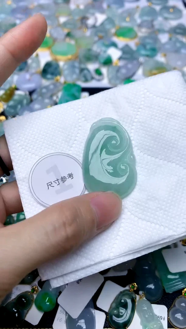 颈饰未镶嵌翡翠天然A货翡翠