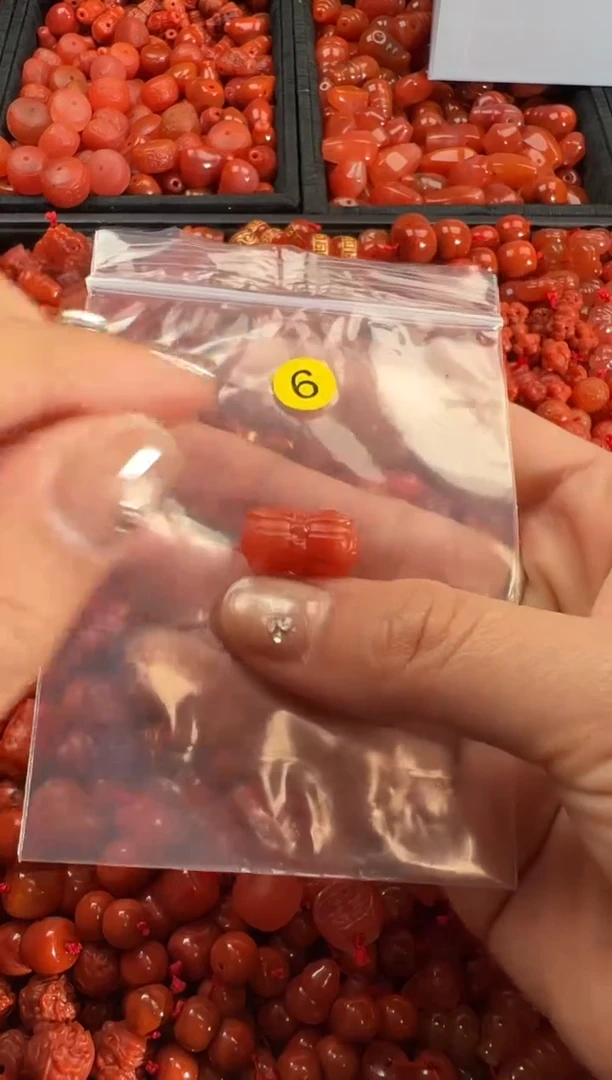 【闪购商品】南红玛瑙颈饰未镶嵌1