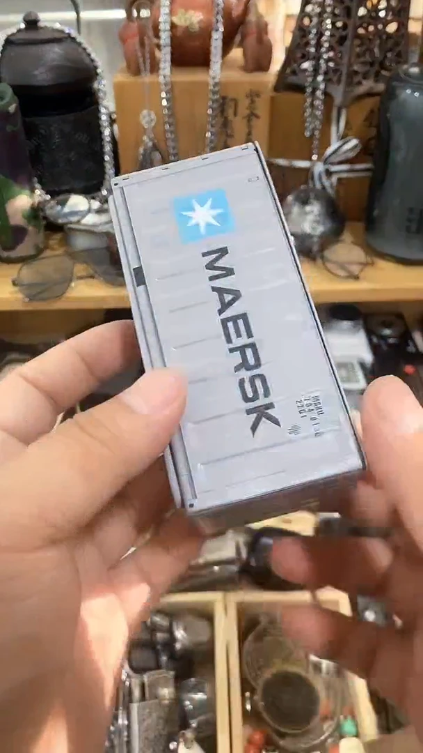 瓷片闪购商品  如图所示