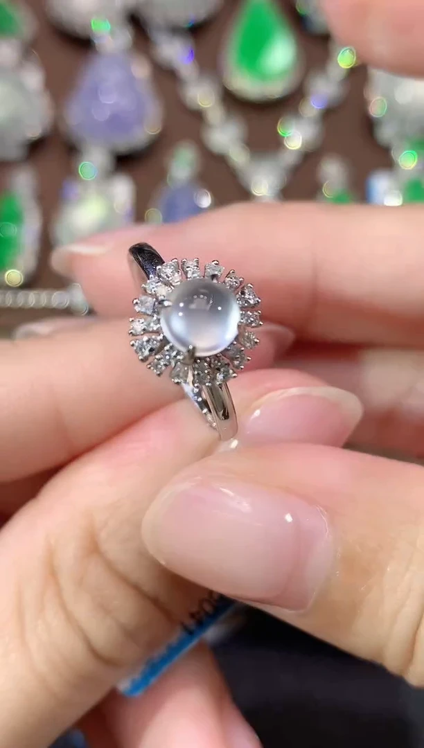 18K金镶嵌戒指翡翠A60