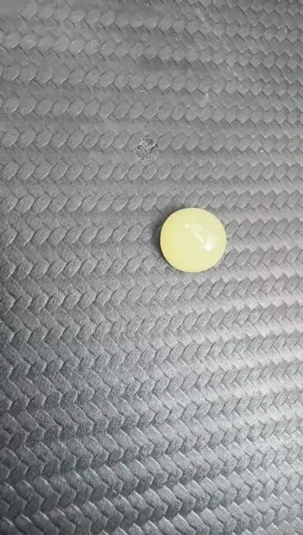 和田玉未镶嵌吊坠(不含链)若羌微色差黄口蛋面(1.1G)