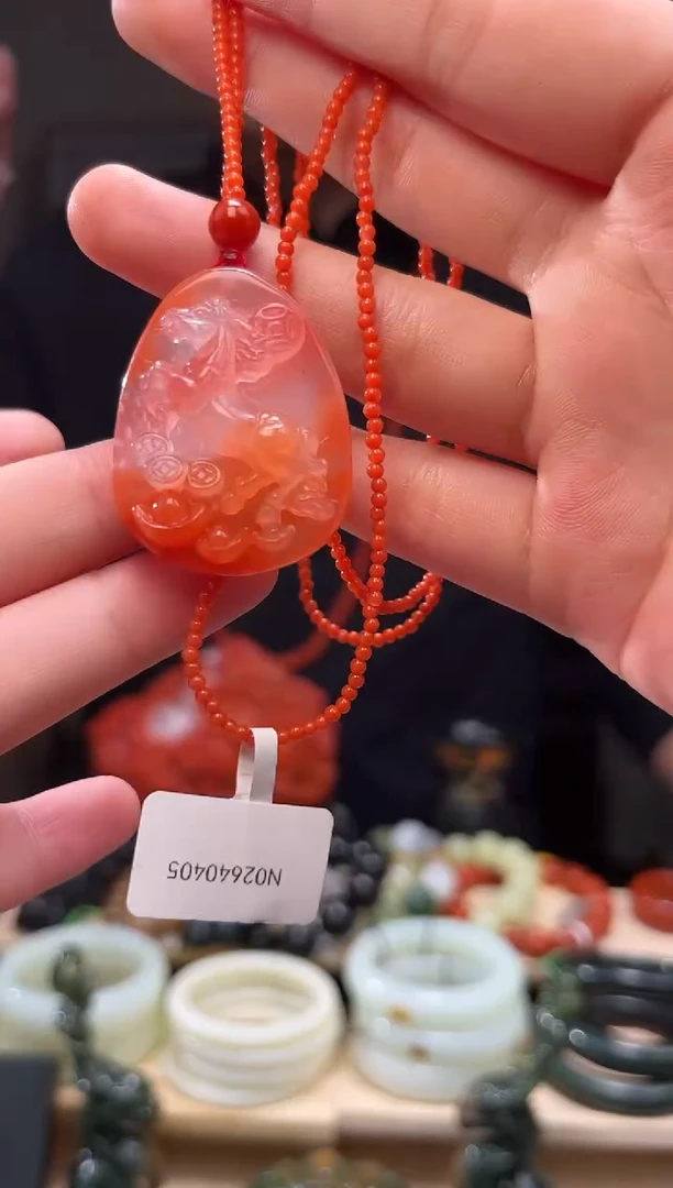 颈饰未镶嵌南红玛瑙吊坠