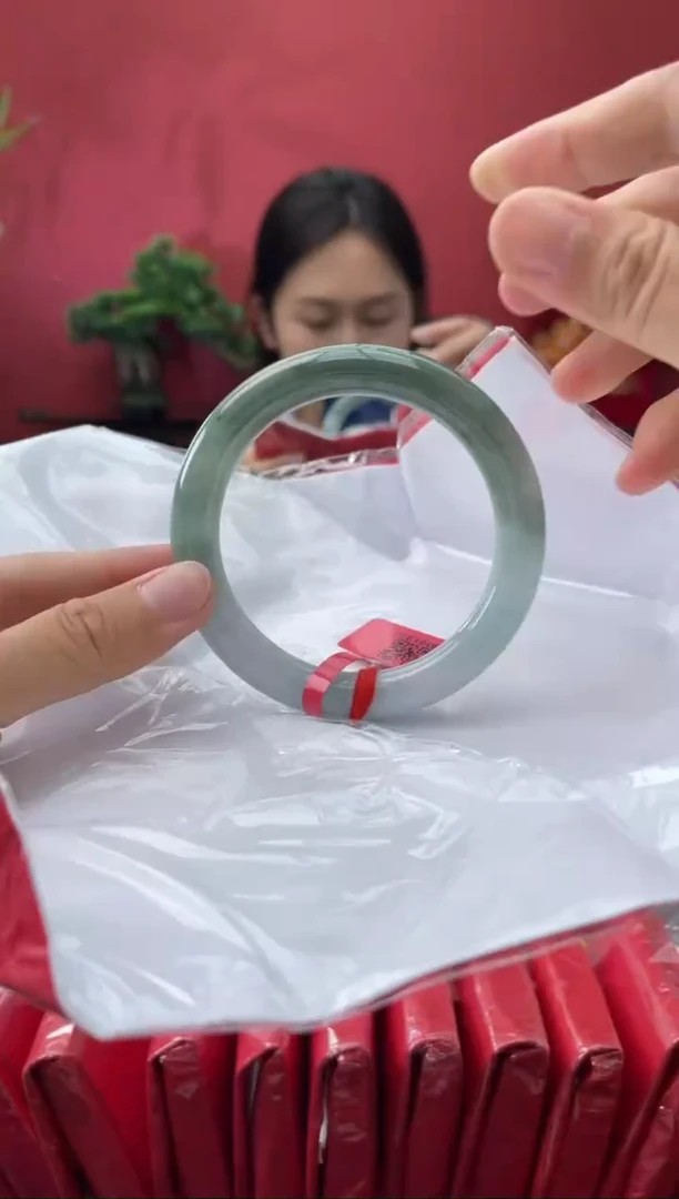 未镶嵌手镯翡翠5