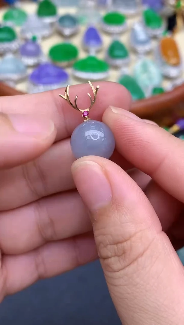 颈饰18K金镶嵌翡翠63-中国好珍宝