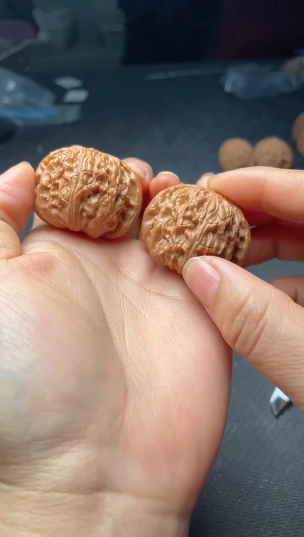 把件文玩核桃w291  白狮子39尺