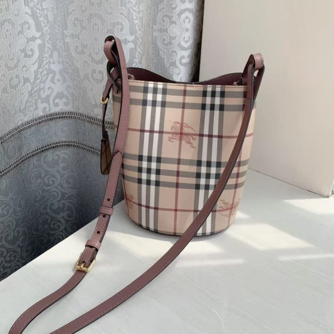 95新 BURBERRY/博柏利 胖虎安安/公价0/箱包/两用包/0104