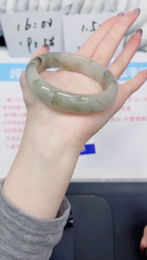 【闪购商品】石英质玉手镯未镶嵌158