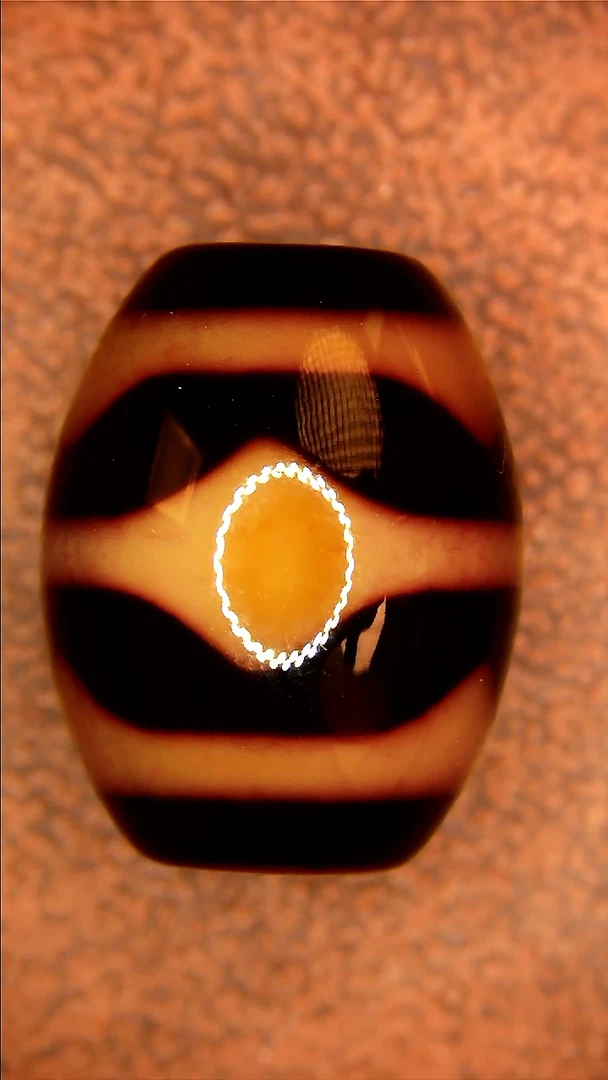 未镶嵌玛瑙/玉髓珠宝半成品放漏黑金双牙达洛天珠12*15