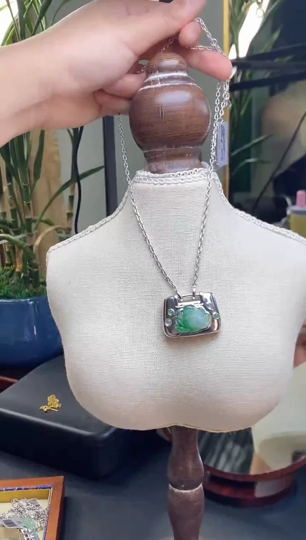 颈饰银S925镶嵌翡翠18238