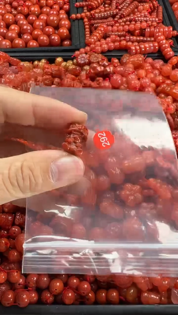 【闪购商品】南红玛瑙颈饰未镶嵌1