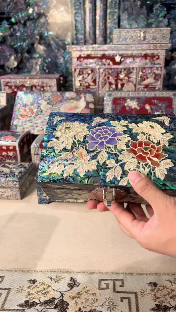 鱼锁七彩贝底·弘贝雅螺钿漆器文化馆