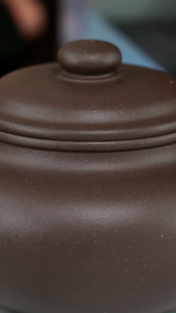 茶壶紫砂冬底槽青300毫升微瑕