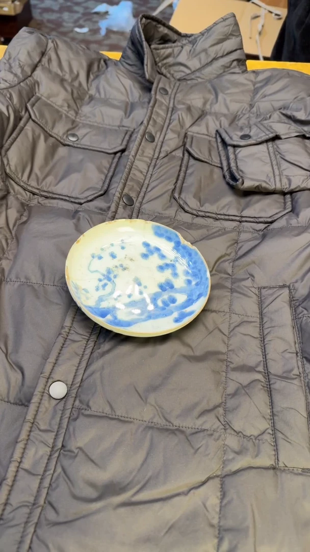 兰**士瓷器瓷器瑕疵破破150  xl