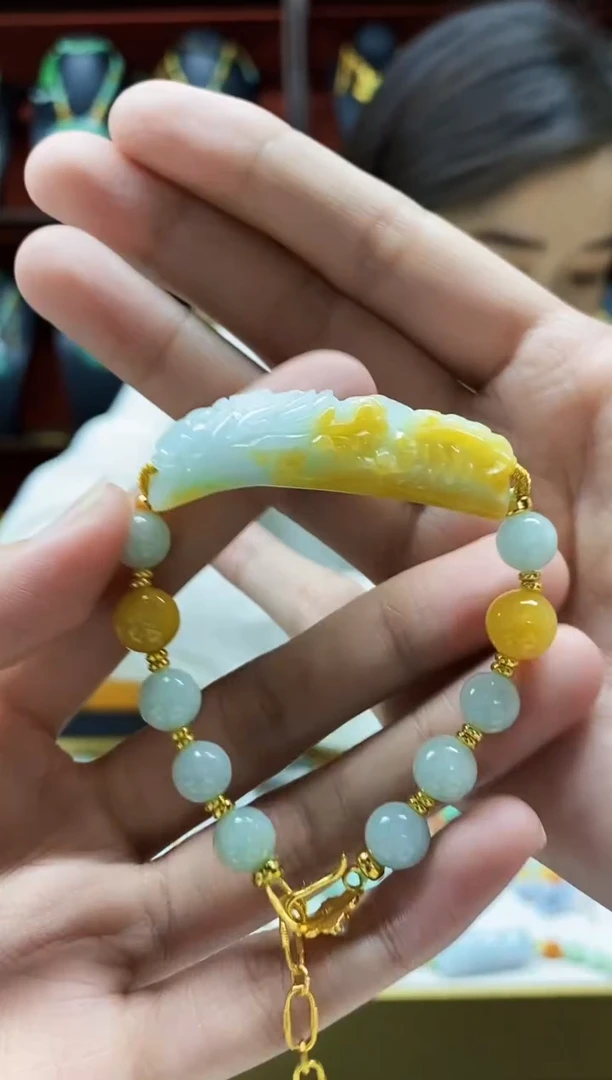 颈饰未镶嵌翡翠手串