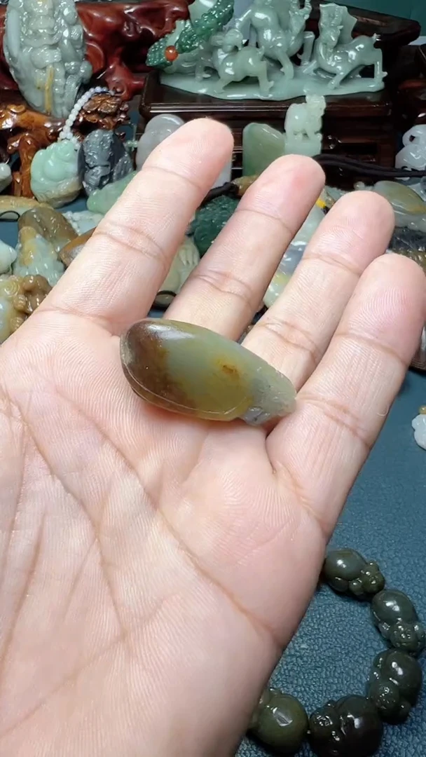 未镶嵌和田玉挂件-