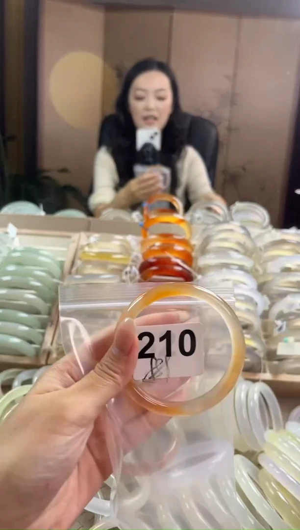 手镯玛瑙/玉髓未镶嵌210