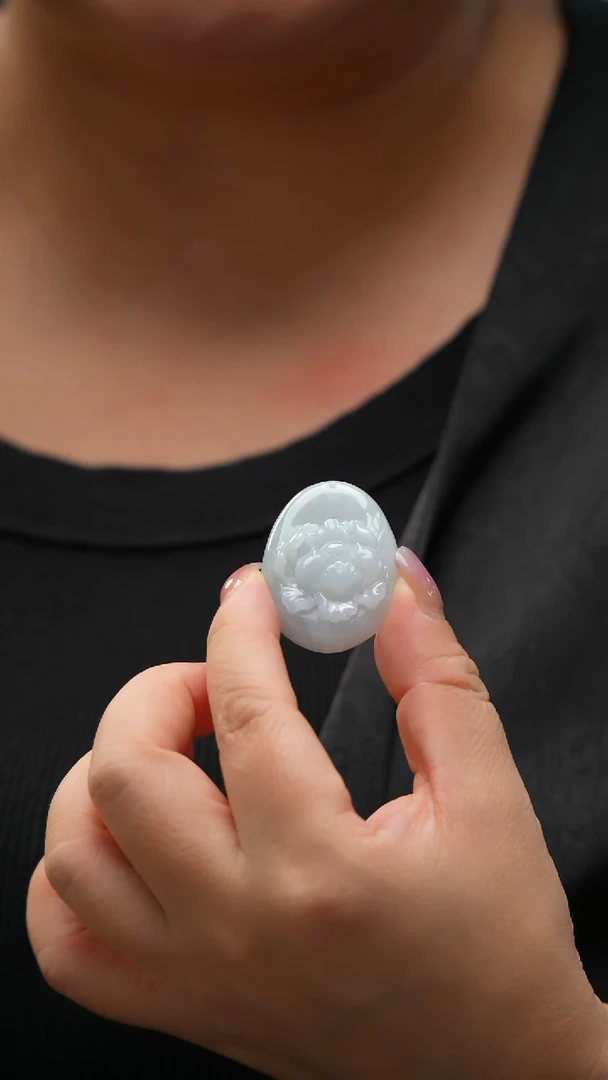 颈饰未镶嵌翡翠牡丹花