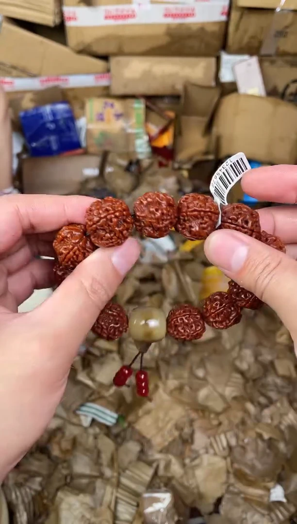 木质非金属捧月文创福利闪购商品无礼盒