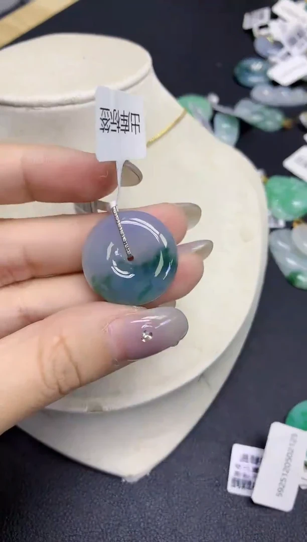 颈饰18K金镶嵌翡翠天然缅甸翡翠A货百元以上9元证书费自理