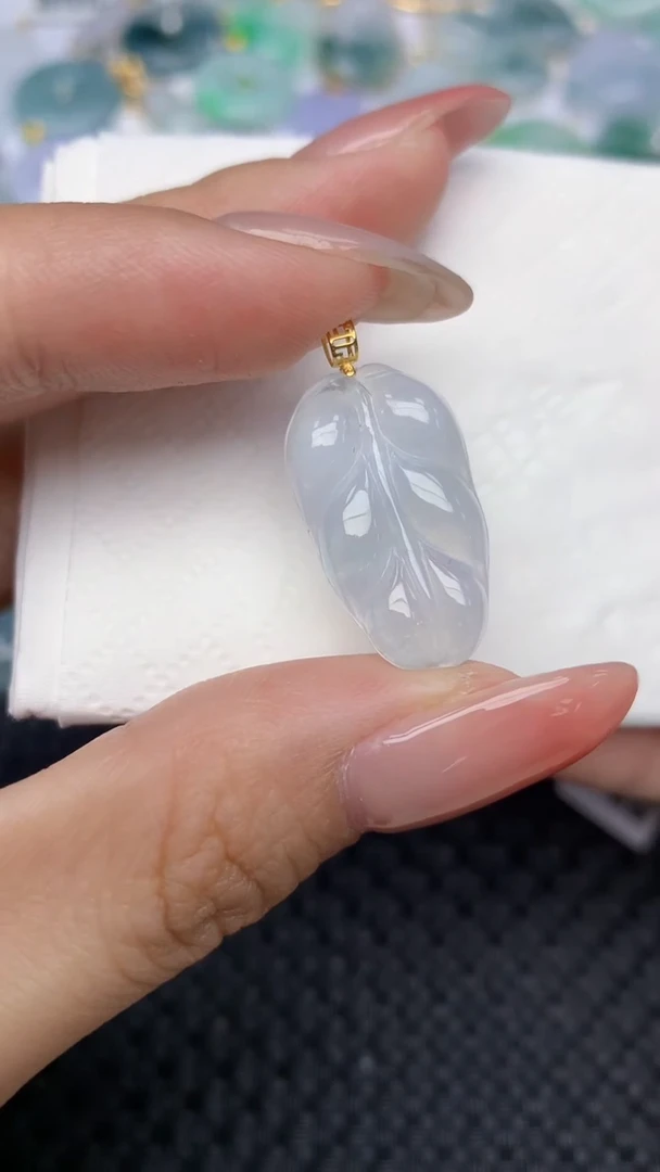 翡翠18K金镶嵌颈饰 天然翡翠a货