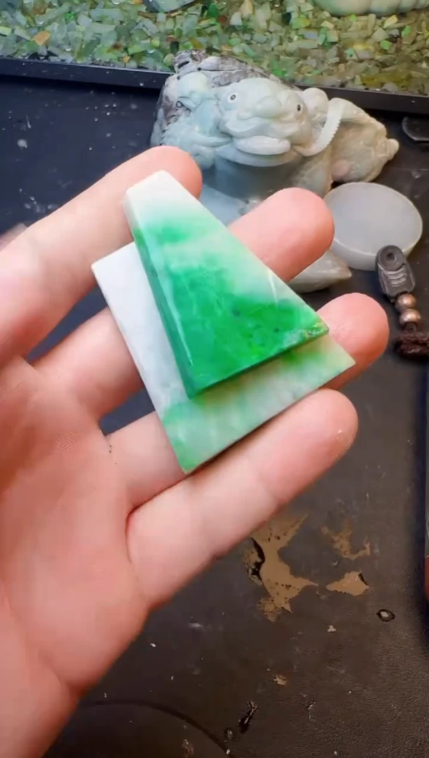 翡翠挂件未镶嵌045天然A货翡翠