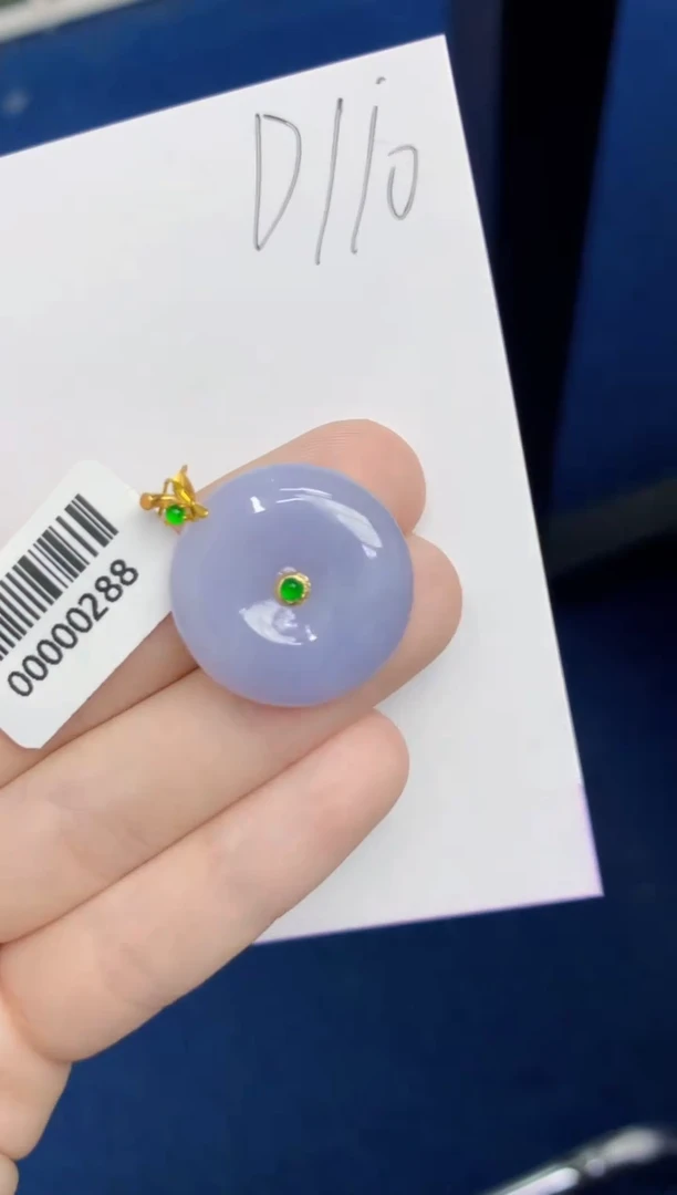 翡翠18K金镶嵌颈饰111111111