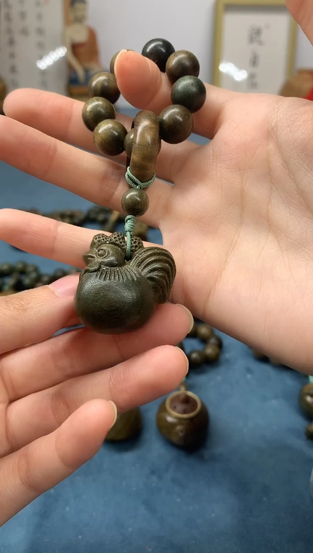 【闪购商品】维腊木（绿檀）把件小鸡 盘玩件