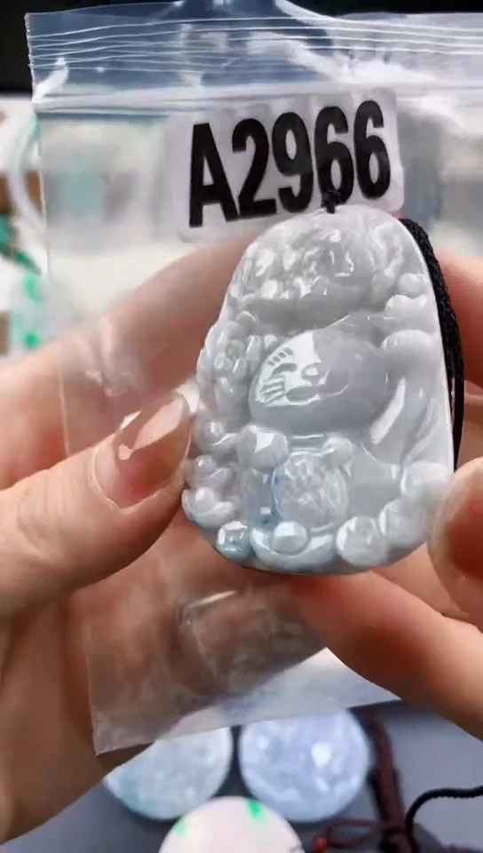 颈饰未镶嵌翡翠天然翡翠吊坠挂件