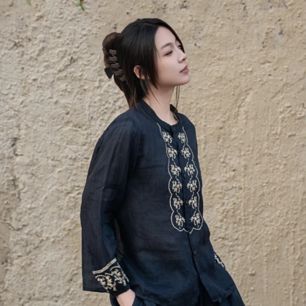 复古文艺纯色小立领撞色刺绣小灯笼袖苎麻小衫 CY  8005