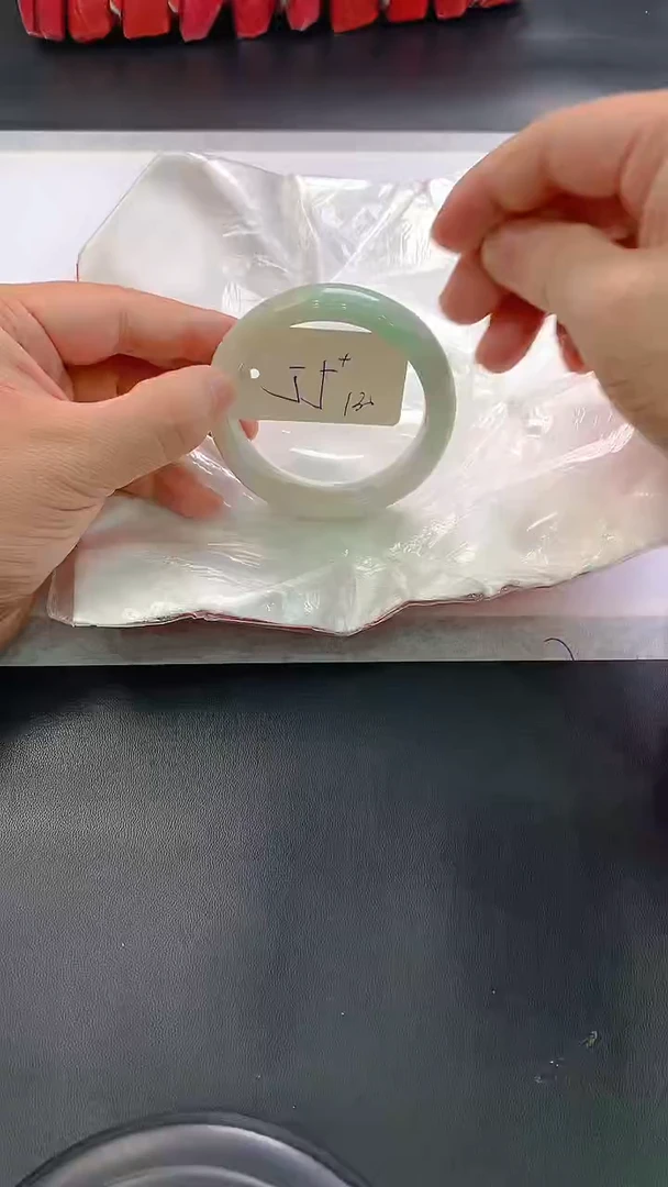 未镶嵌手镯翡翠130
