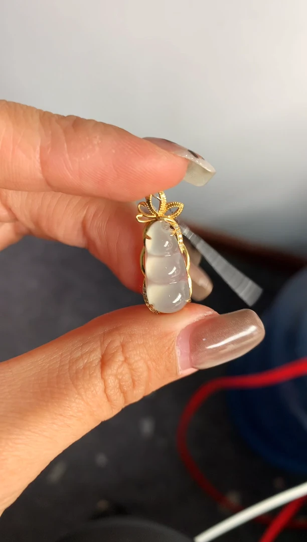 18K金镶嵌挂件翡翠—