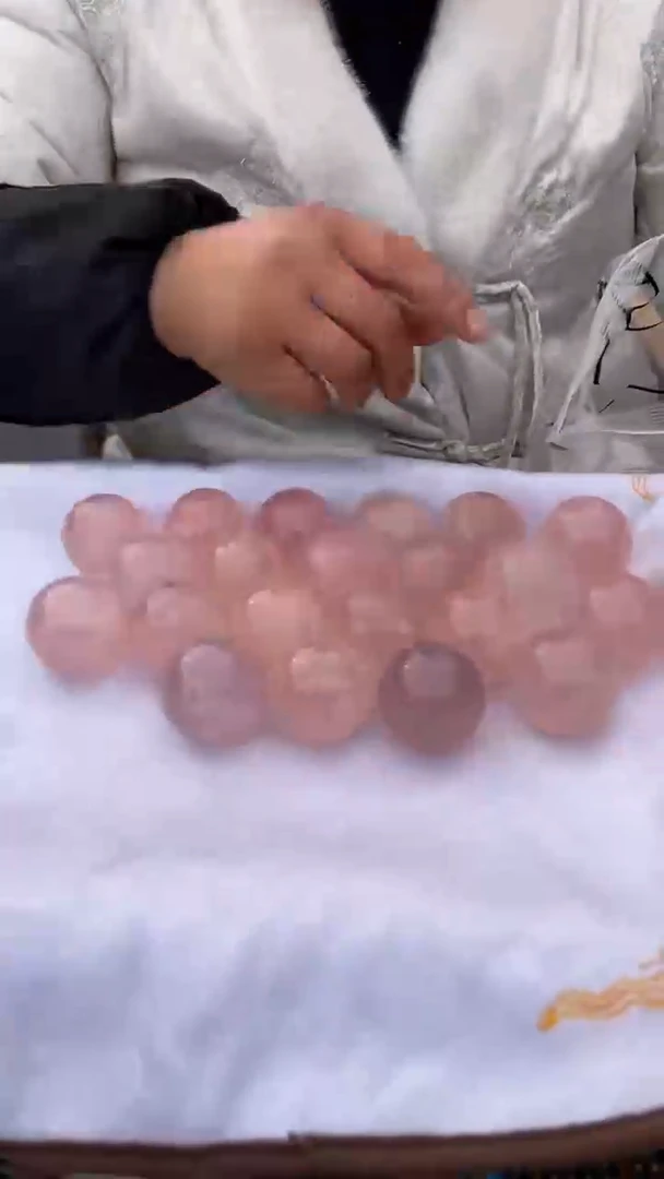 【闪购商品】芙蓉石球未镶嵌粉水晶球D190多样性发其一（不配底座）