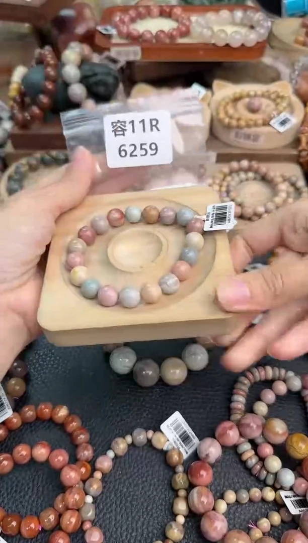石英质玉手链未镶嵌还****吧11R6259