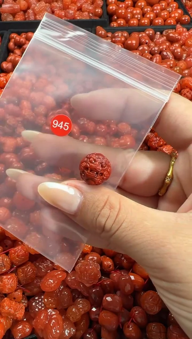 颈饰未镶嵌南红玛瑙1